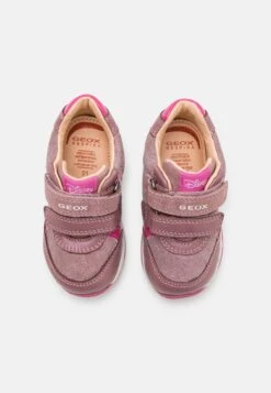 Geox Disney Rishon Girl - Chaussures Premiers Pas - Dark Rose/Fuchsia -Geox 69e416e9b35a4df5b638622d8d86002f