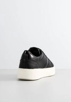 Geox D Skyely A - Baskets Basses - Black -Geox ca2bef08a2724aa39eb3db5599958c76