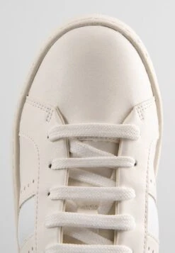 Geox D Skyely A - Baskets Basses - White -Geox f0bc52fe811047058388d27a3bef8ad8